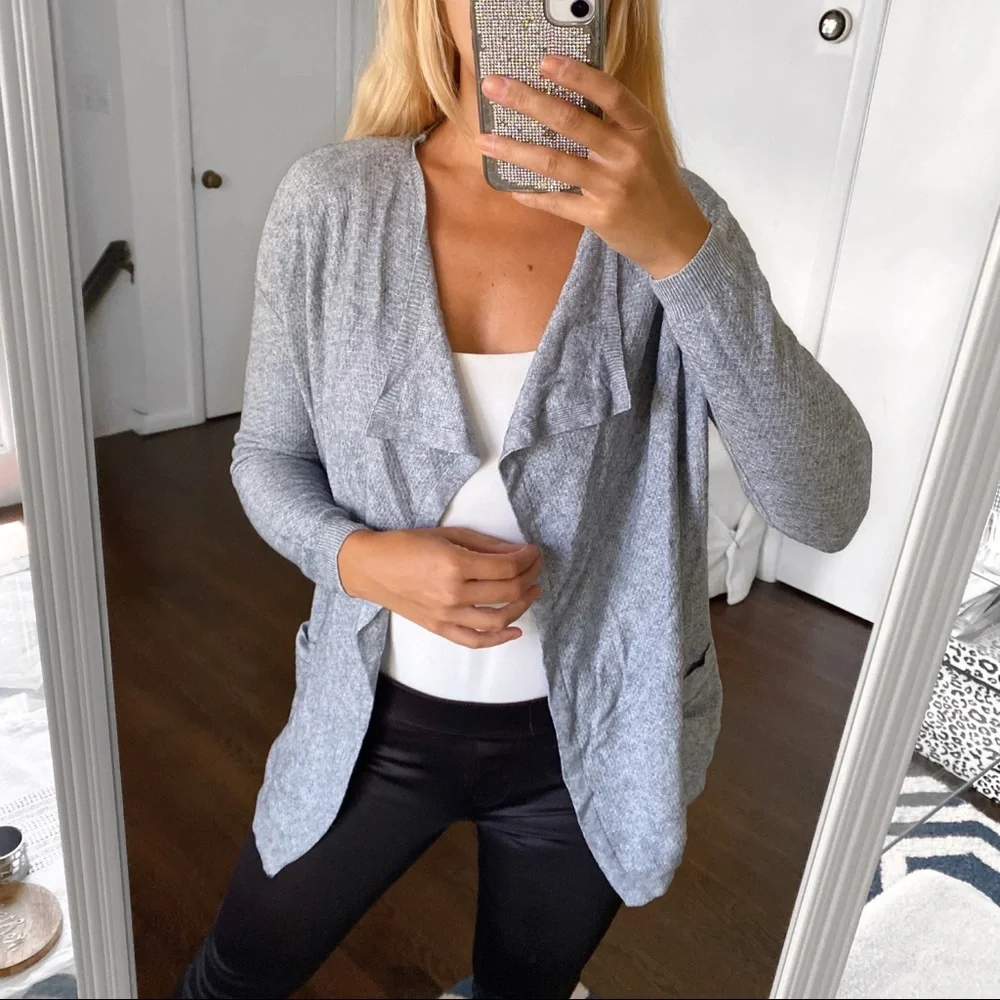 🐑 MANGO GREY KNIT CARDIGAN SWEATER!